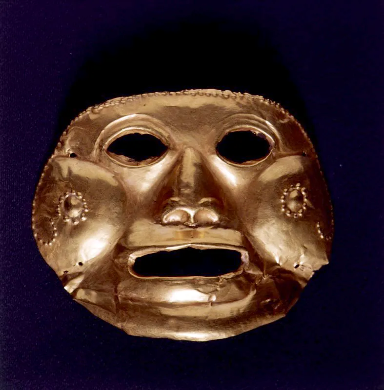 Máscara funeraria en oro. Cultura Calima. José Fernando Machado