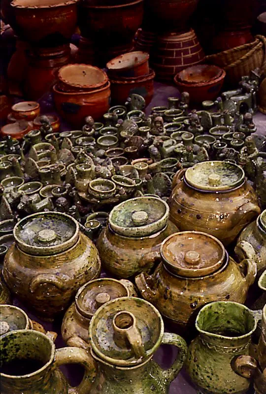 Vasijas en el mismo material. Chiquinquirá, Boyacá. José Fernando Machado
