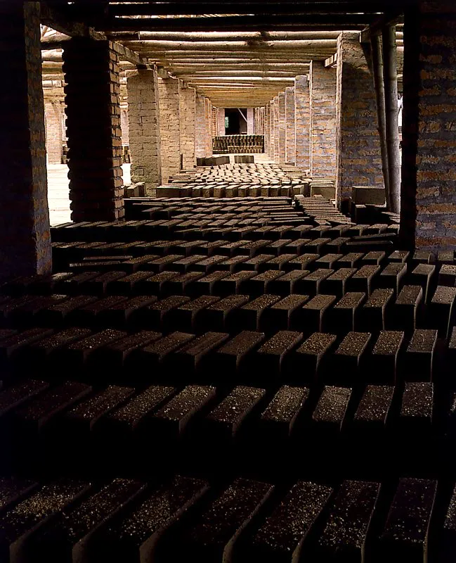 Chircal para la produccin de ladrillo dentro de la tcnica tradicional. Dosquebradas, Risaralda. Jos Fernando Machado