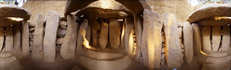Interior de la tumba principal del Montículo 2 del Alto de las Piedras, en San José de Isnos.