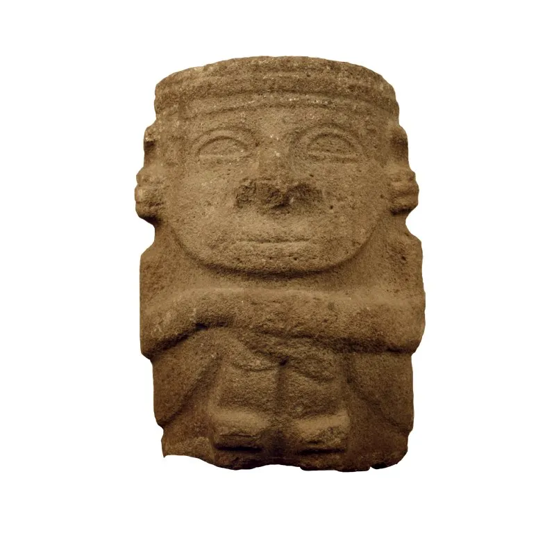 La estatuaria del Macizo Colombiano ofrece gran variedad de posiciones sedentes adoptadas indistintamente por hombres y mujeres. En el caso de esta estatua hallada en Naranjos, el personaje está en cuclillas, con las asentaderas cerca de los calcañares. Para mayor estabilidad y comodidad, apoya las manos entrelazadas sobre las rodillas, preservándose a toda costa la forma fálica.
