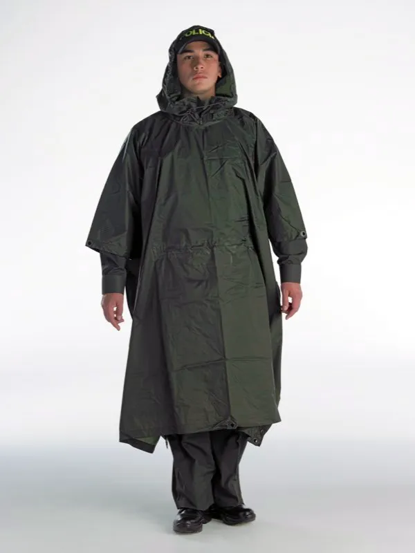 Impermeable poncho.