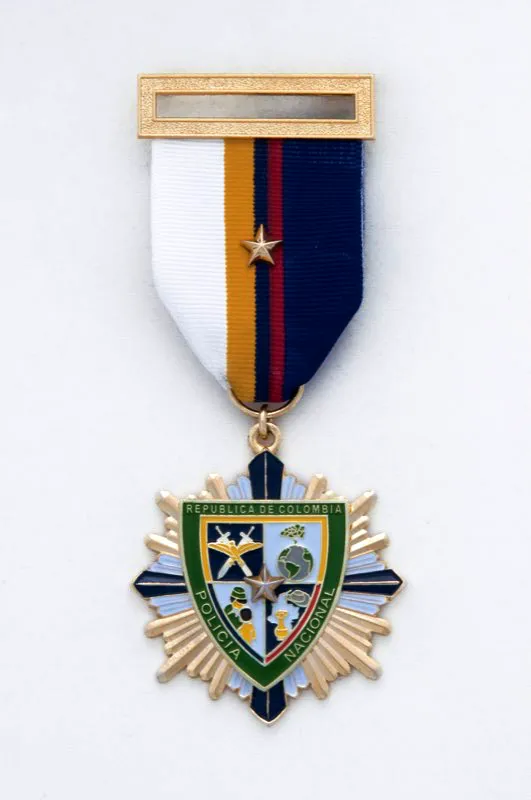 Medalla de la Dirección de Protección y Servicios Especiales Cabo Segundo Luis Eduardo Pinto Fuentes.