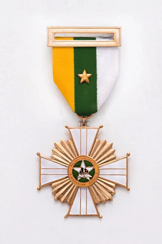Medalla de la Dirección de Bienestar Social Madre María de San Luis.