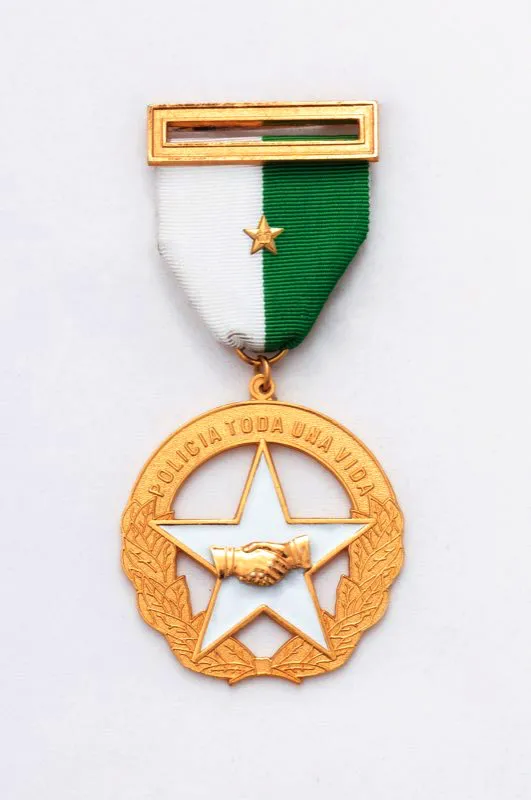 Medalla Carlos Holguín.