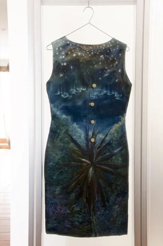 Traje de noche | Óleo sobre vestido | Dimensiones variables | 1997