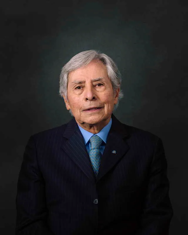 Sal Flrez Enciso. 
