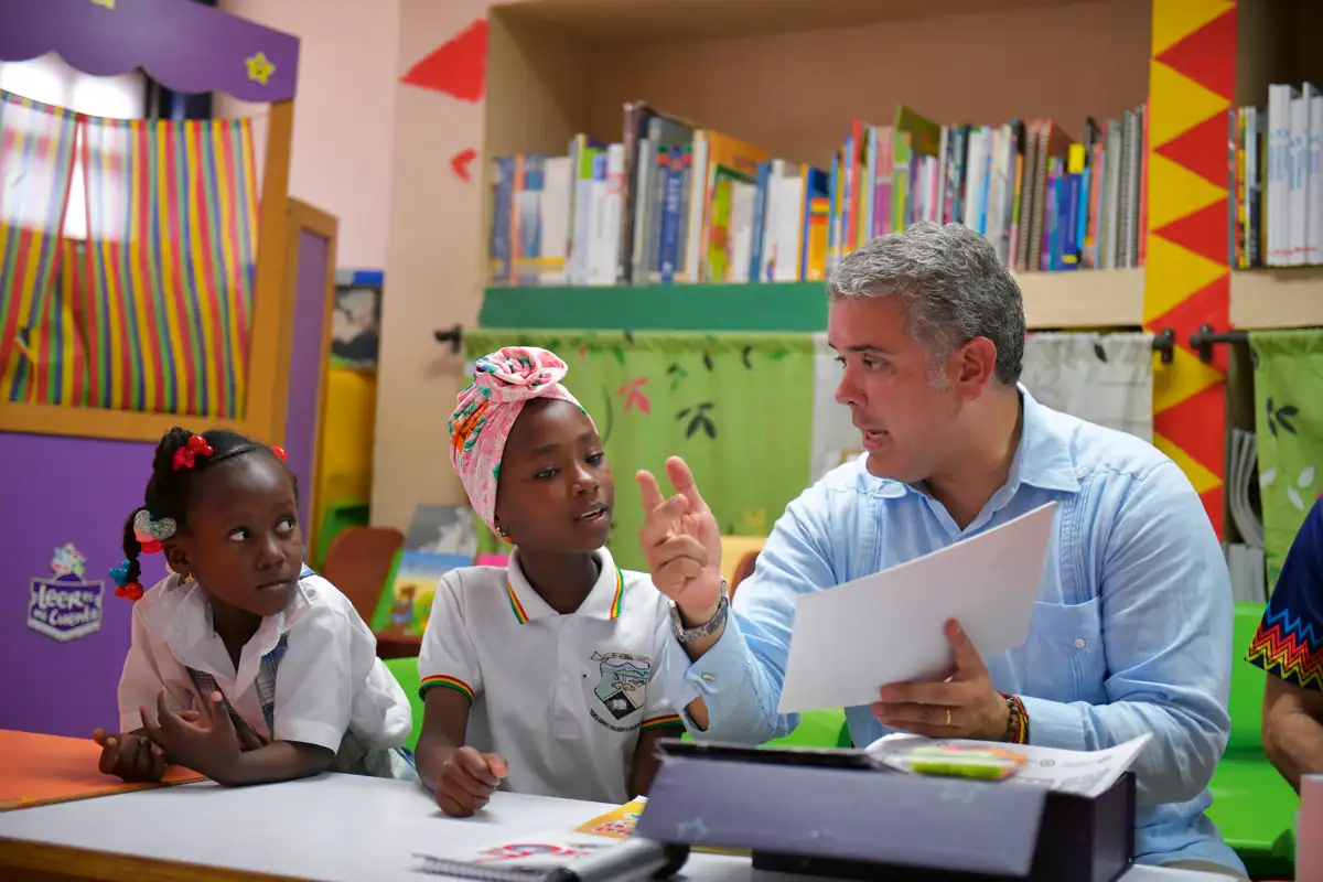 El presidente Iván Duque Márquez visita la biblioteca de San Basilio de Palenque. Municipio de Mahates, Bolívar, 11 de abril de 2019.