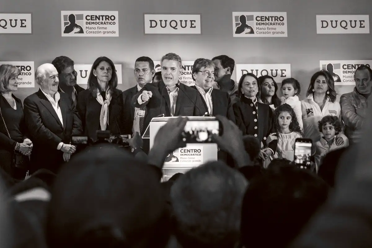 Campaña presidencial de 2018: Iván Duque acompañado por Nohra Puyana de Pastrana, Andrés Pastrana, Martha Lucía Ramírez, Carlos Holmes Trujillo, Juliana Márquez y la familia Duque Ruiz.