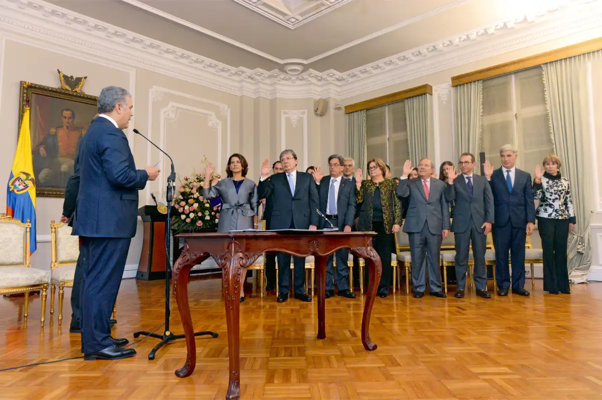 Acto de posesión del gabinete ministerial: Nancy Patricia Gutiérrez, Carlos Holmes Trujillo, Alberto Carrasquilla, Gloria M. Borrero, Guillermo Botero, Andrés Valencia, Juan Pablo Uribe y Alicia Arango, entre otros ministros.