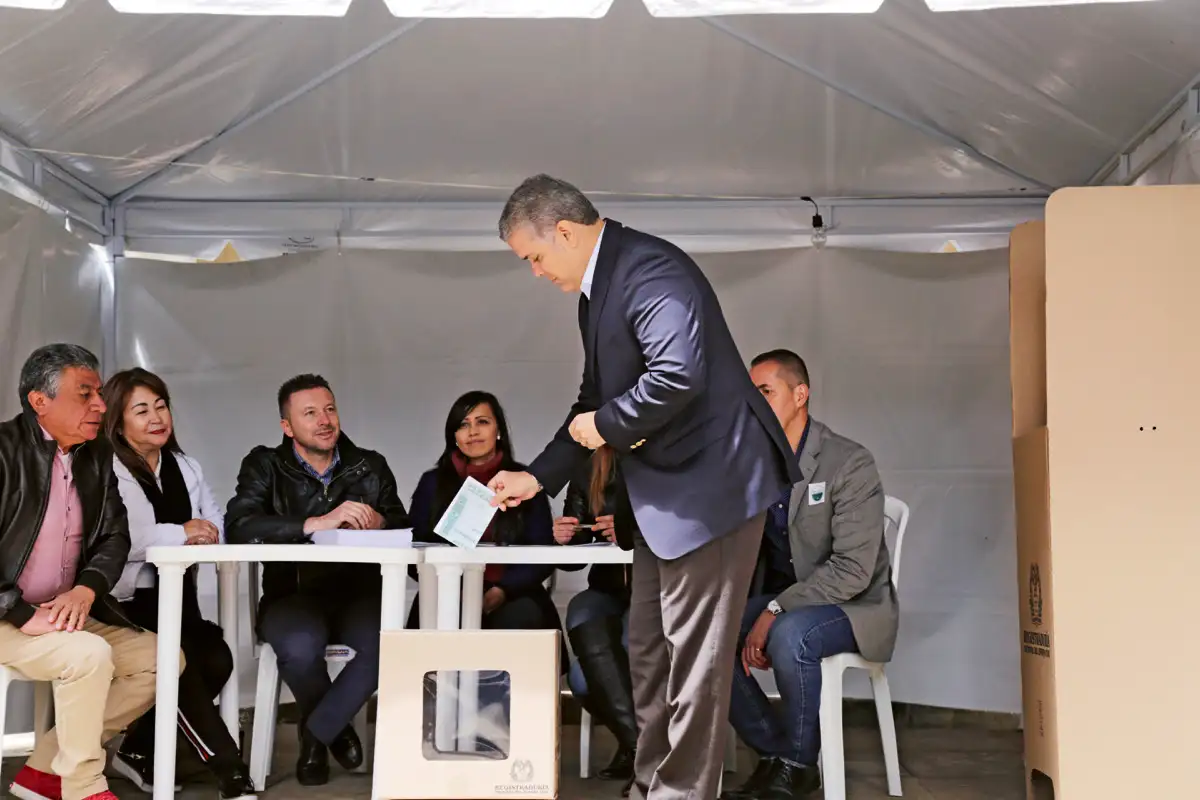 Votación de la Consulta Anticorrupción. Plaza de Bolívar, Bogotá, 26 de agosto de 2018.
