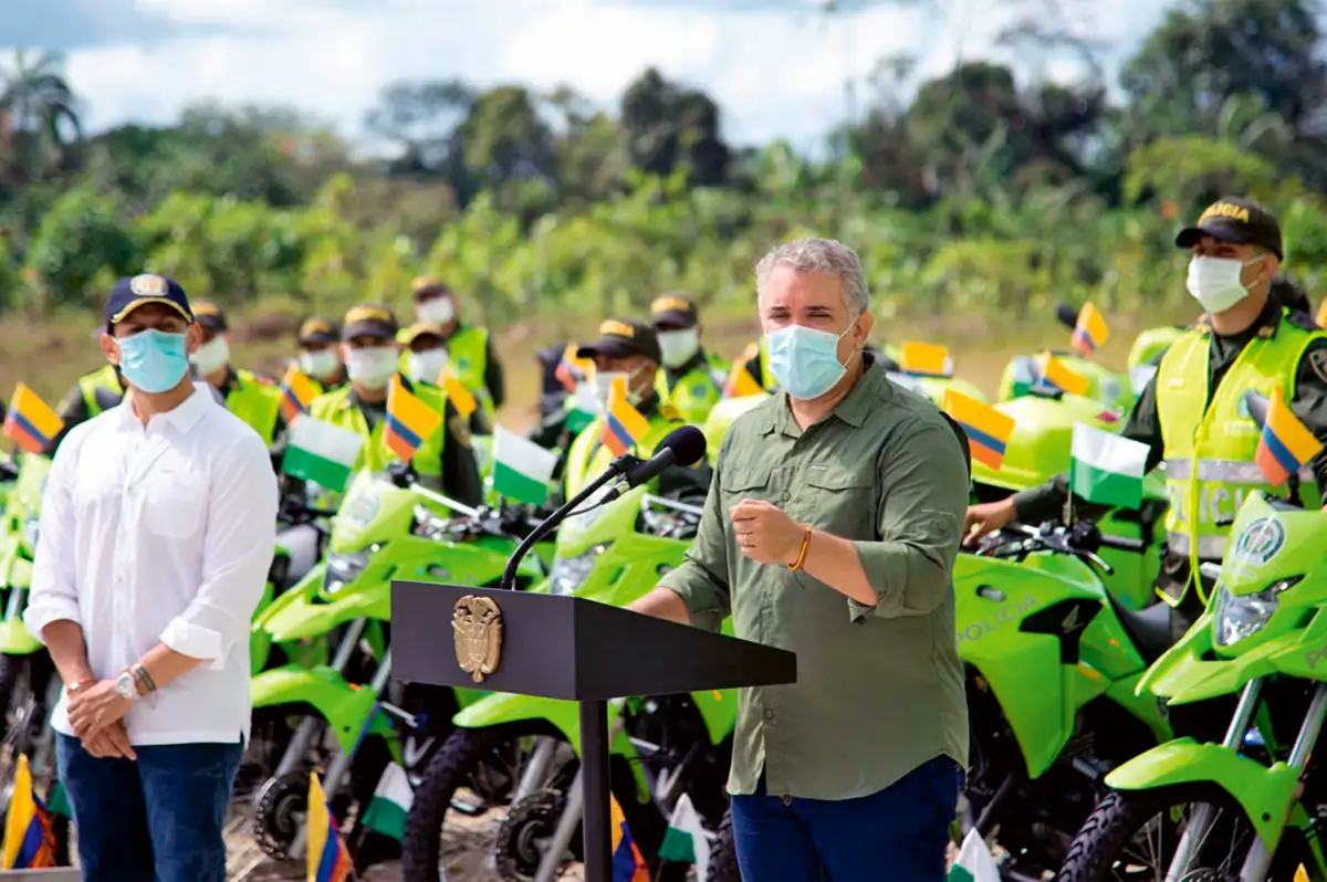 Entrega de 70 motocicletas a la policía. Unidad Deportiva de Quibdó, Chocó, 16 de enero de 2021.