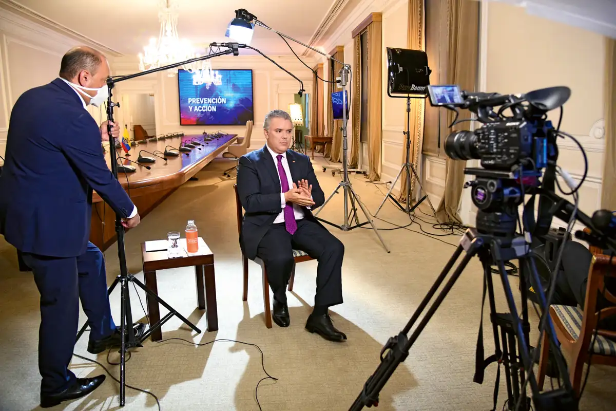 Entrevista para la CNN sobre covid-19. Casa de Nariño, Bogotá, 7 de Abril de 2020.