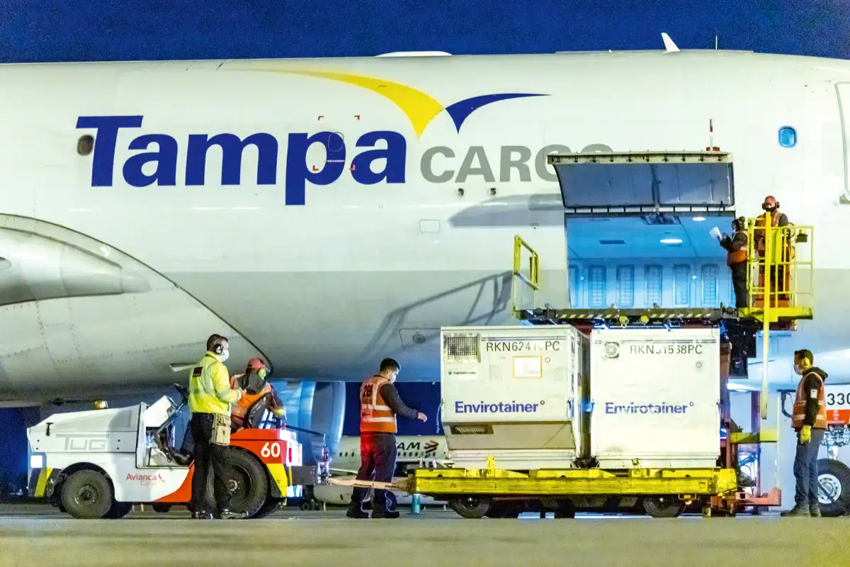 Llegada de vacunas AstraZeneca. Aeropuerto Internacional El Dorado, Bogotá, 11 de julio de 2021.