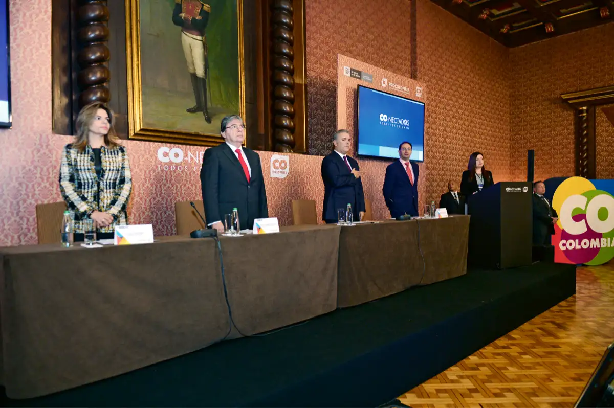 Presentación Estrategia Conectados, Procolombia. Flavia Santoro directora de Procolombia, Carlos Holmes Trujillo, canciller del presidente Iván Duque y Juan Manuel Restrepo, ministro de Comercio. Bogotá, 31 de enero de 2019.