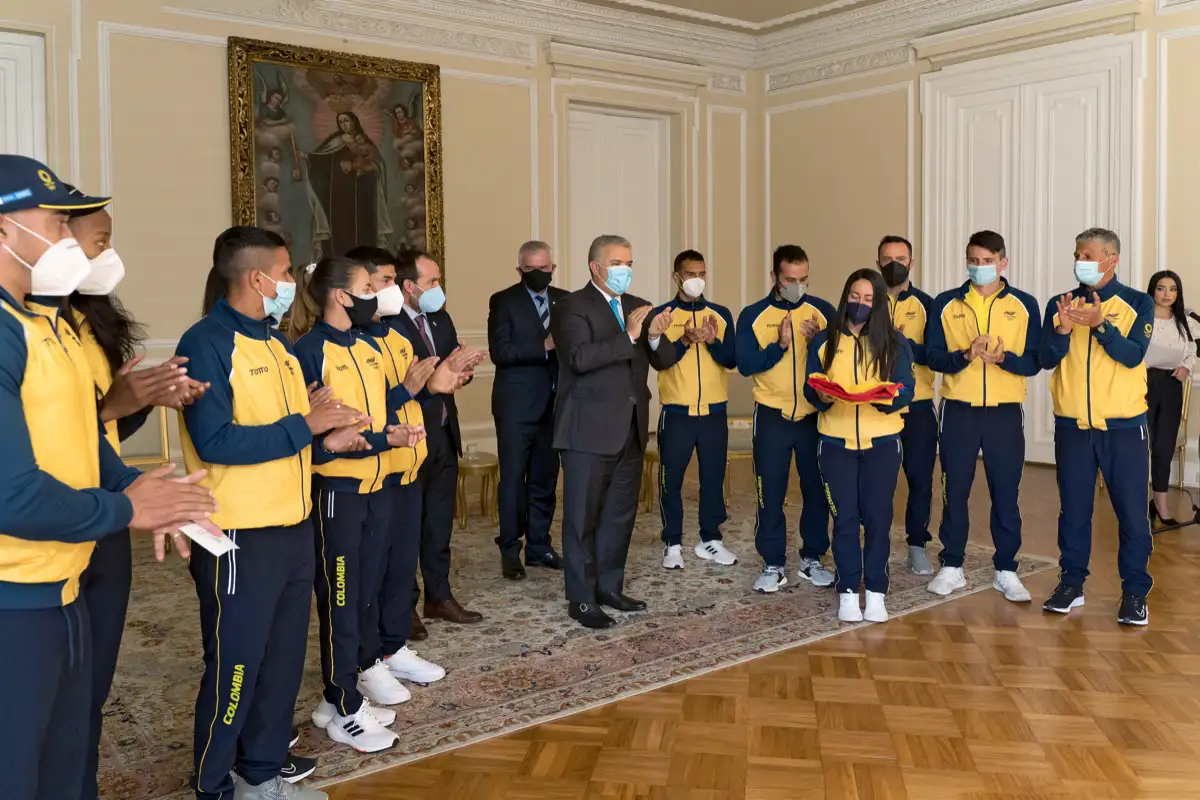 Entrega de bandera de la delegación Juegos Olímpicos Tokio 2020. Casa de Nariño, Bogotá, 29 de junio de 2021.