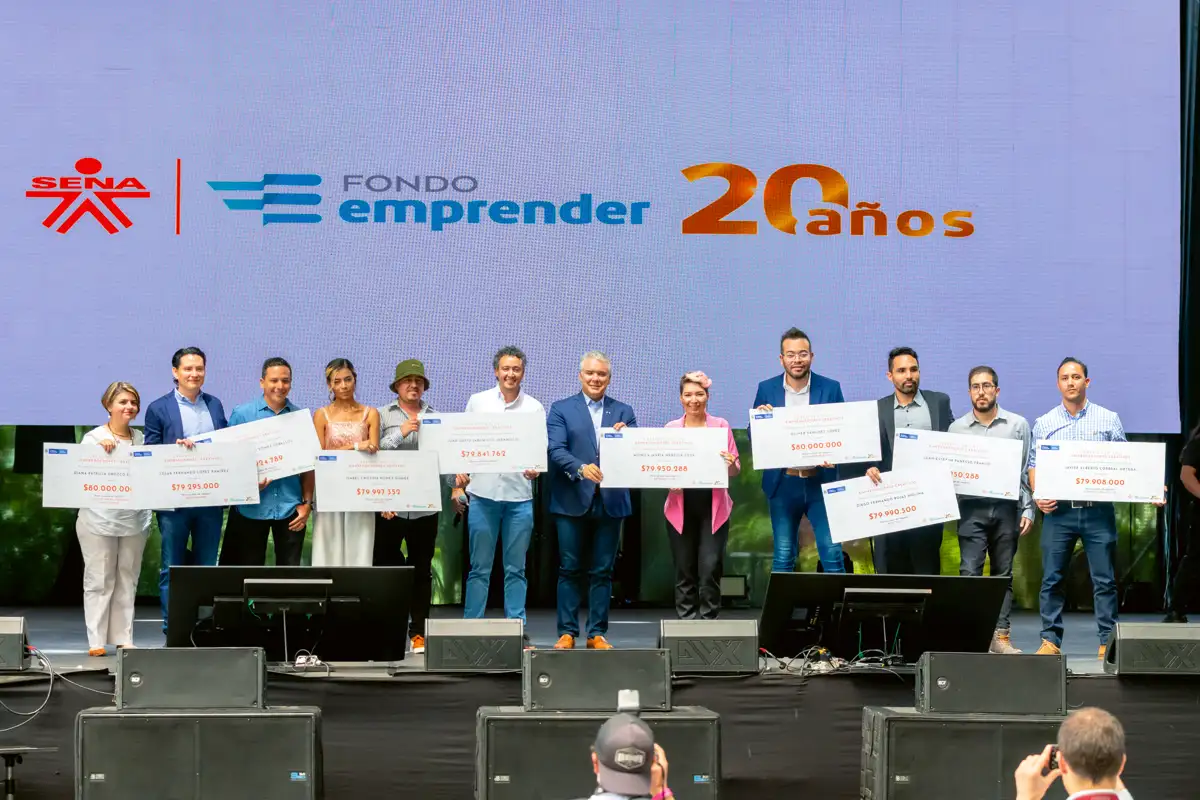 Entrega de cheques del Fondo Emprender 20 Años. Orquideorama, Jardín Botánico, Medellín, Antioquia, 21 de julio de 2022.