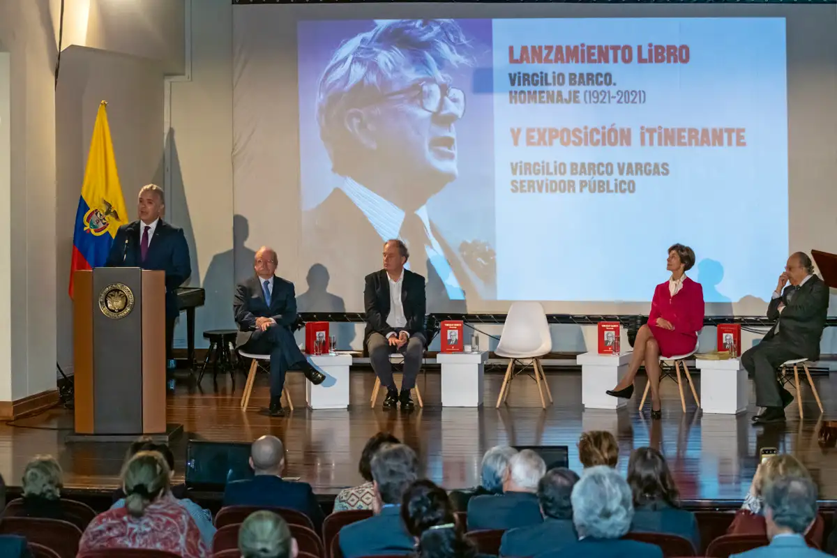 Lanzamiento del libro Virgilio Barco. Homenaje y exposición itinerante. Biblioteca Nacional, Bogotá, 30 de junio de 2022.