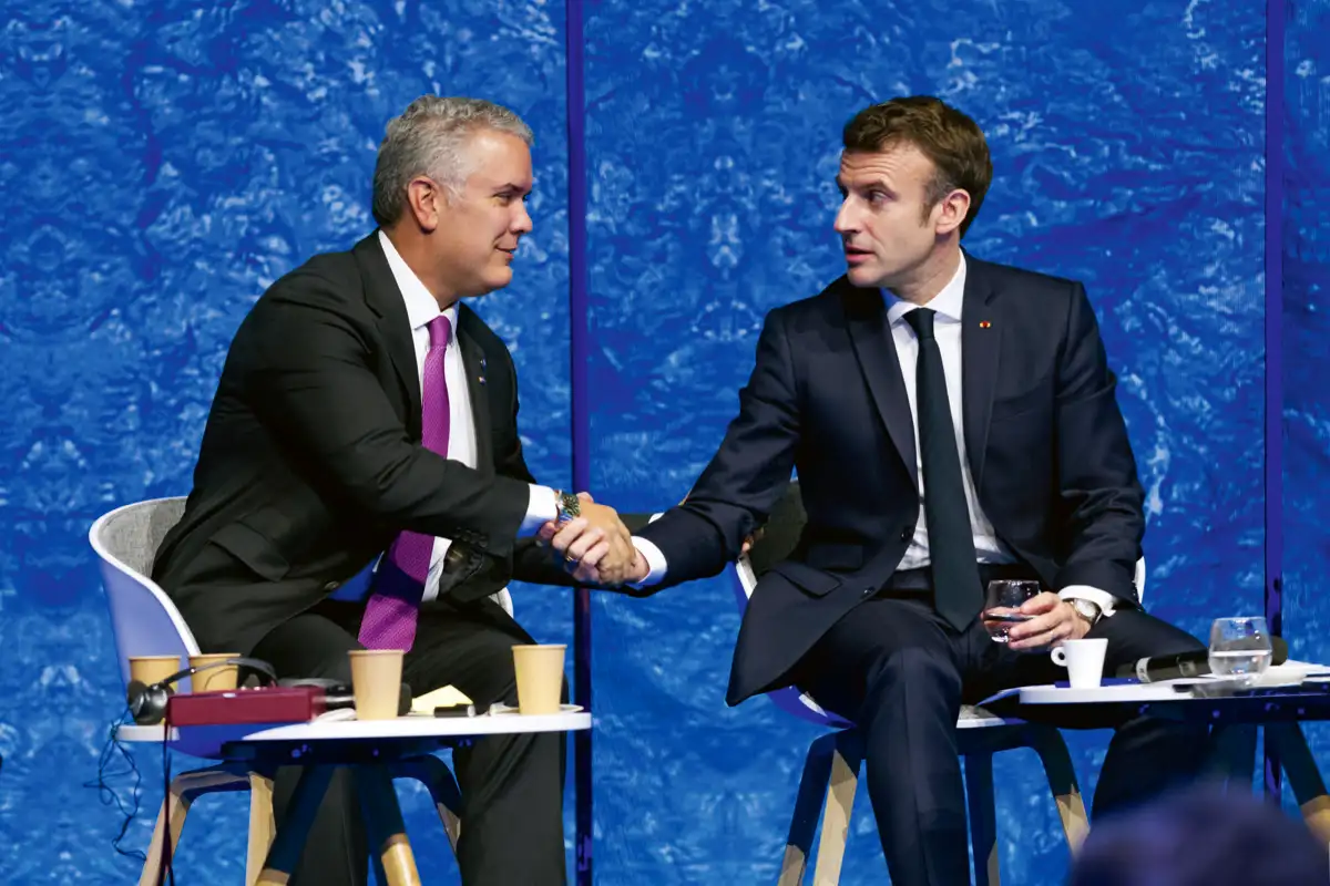 Con Emmanuel Macron, presidente de Francia. Cumbre One Ocean Forum. Ateliers Des Capucines. Brest, Francia, 11 de febrero de 2022.