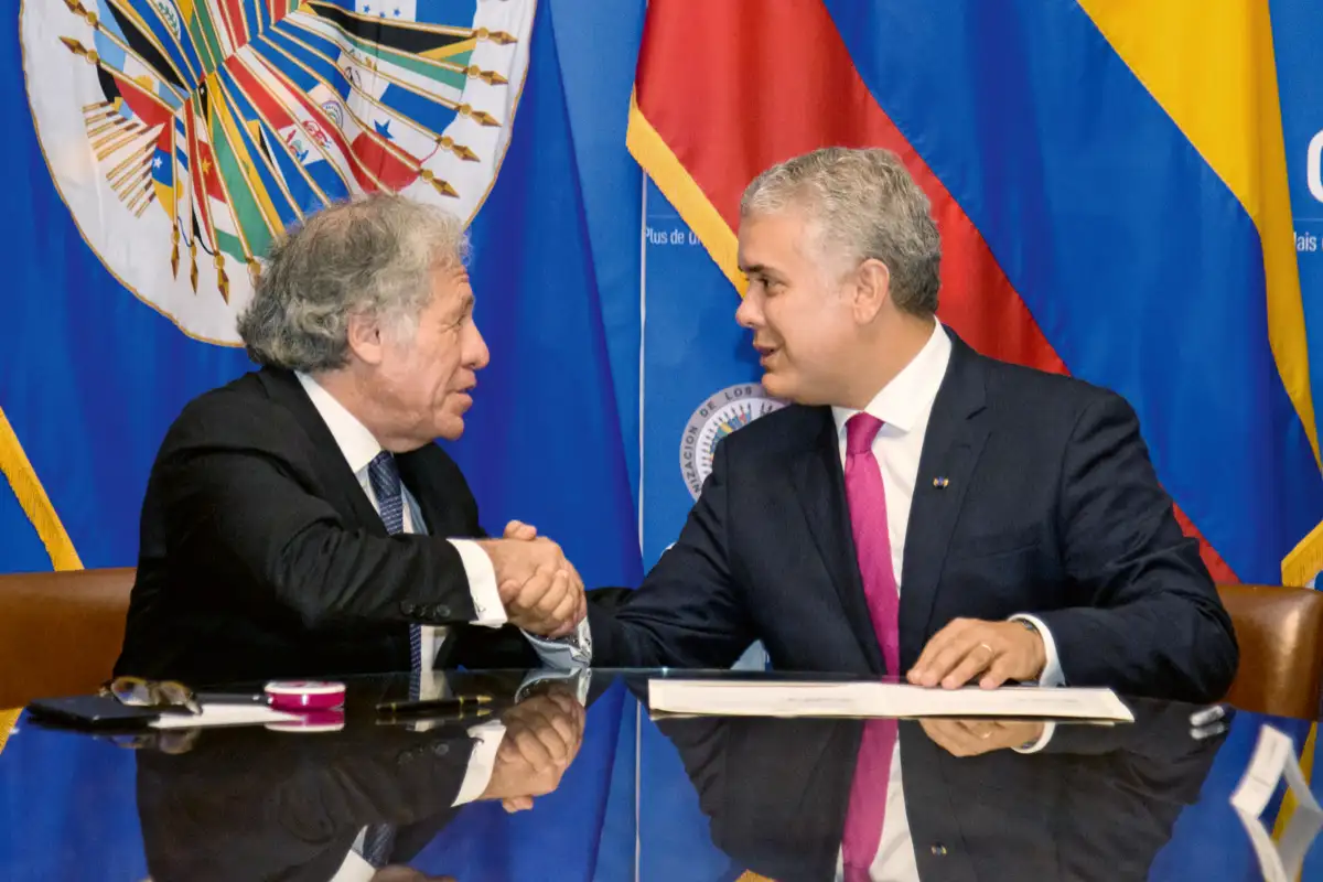 Con el secretario general de la oea Luis Almagro. Sede de la oea, Washington, EE. UU., 2 de junio de 2022.