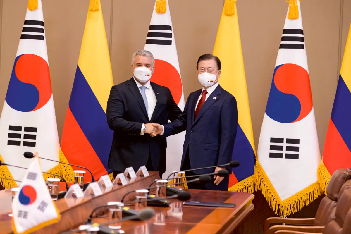 Con Moon Jae-In, presidente de Corea del Sur. Seúl, Corea, 24 de agosto de 2021.