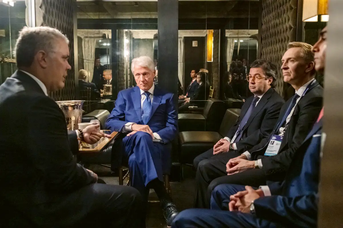Con Bill Clinton y Luis Alberto Moreno. Foro Bloomberg. Nueva York, 25 de septiembre de 2019.